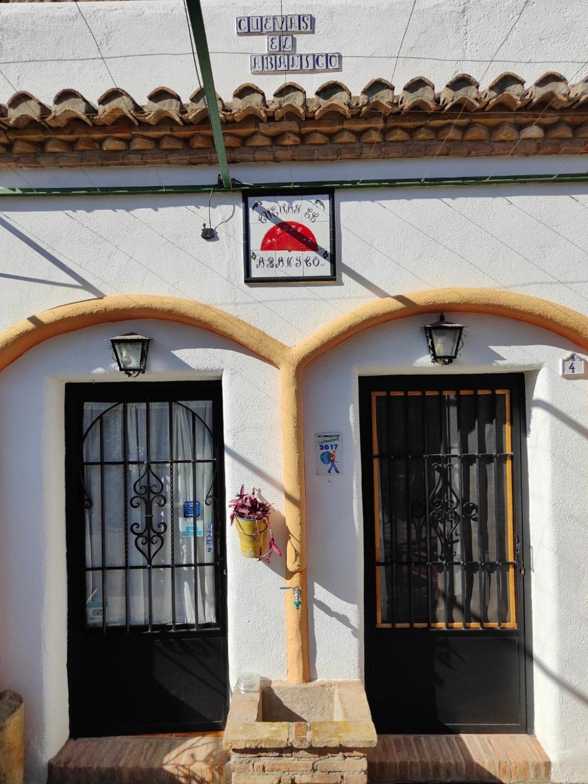 Cuevas El Abanico - Vtar Vivienda Turistica De Alojamiento Rural Granada Eksteriør billede